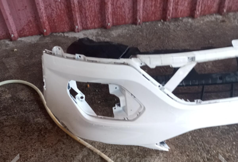 Branik za Ford Kuga 2018 bijeli