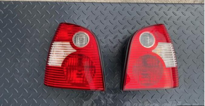 Oba stop svjetla za Volkswagen Polo 2002–2006 – Kao nova