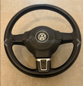 Kožni volan sa airbagom Golf 6 2011 – kao nov