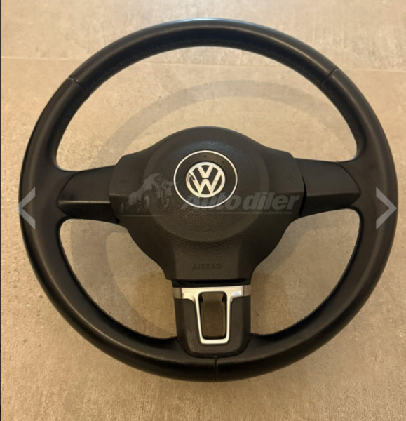 Kožni volan sa airbagom Golf 6 2011 – kao nov